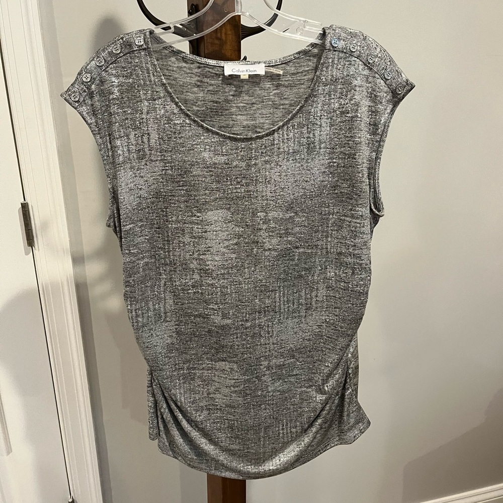 Sleeveless blouse